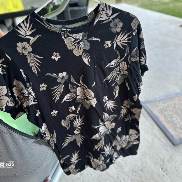 Floral Black and Cream T-Shirt - Picture 1 of 1